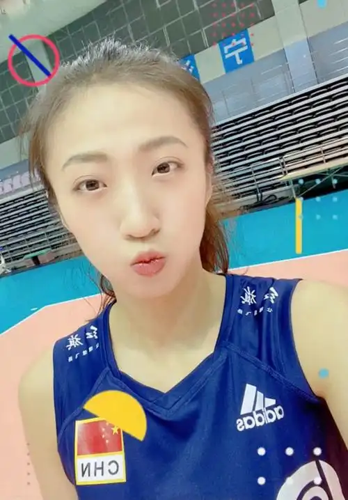 丁霞晒自拍,调皮可爱,美丽大方!中国女排的主力二传,颜值很高