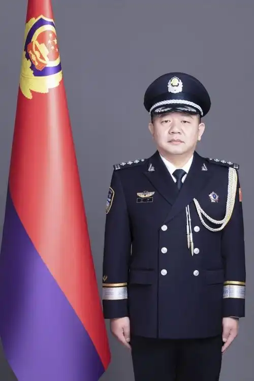 "最懂"文物的刑警,三年追回"一座博物馆"!_新浪财经_新浪网