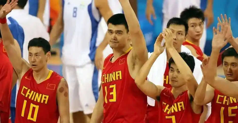 中国男篮:从奥运辉煌到漫漫复兴路,姚明与易建联的无奈_球员_篮球