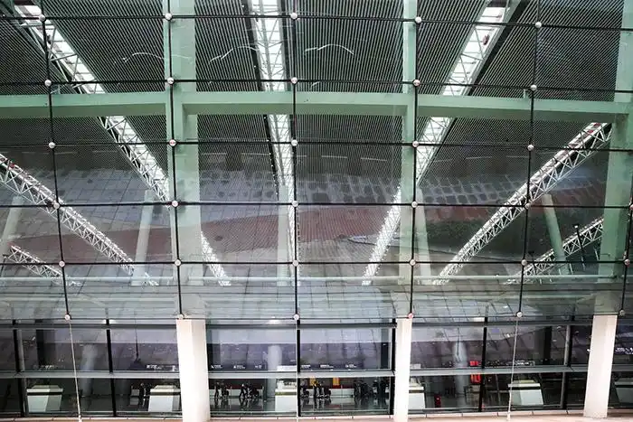 点支式玻璃幕墙的设计要求_搜狐汽车_搜狐网