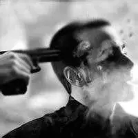 拿枪指着自己的头像