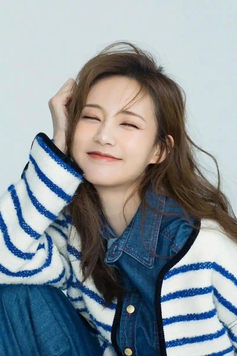 俏皮的李一桐,笑起来眼睛像月牙的女孩|||李一桐的笑很有感染力 尤其