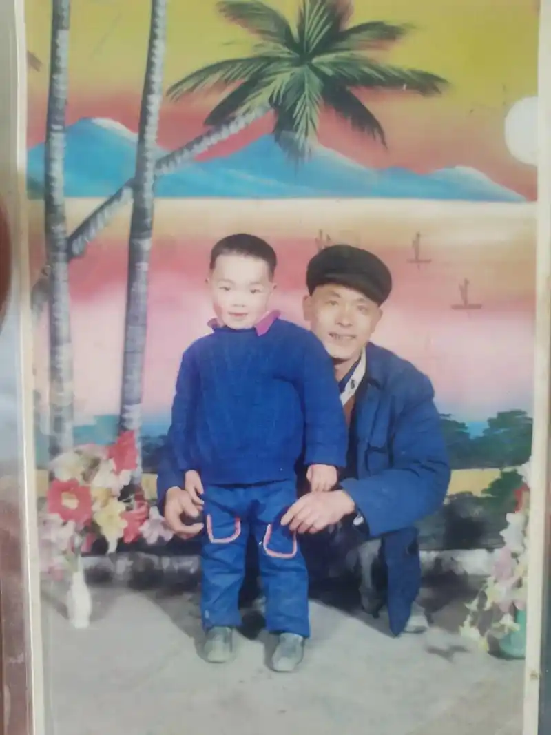 曾经年轻过#最珍贵的照片  - 抖音