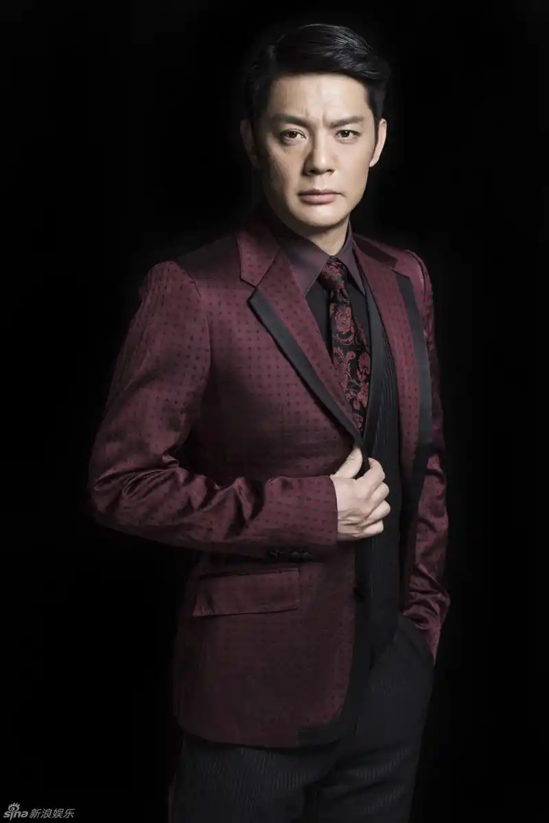 组图:傅程鹏写真曝光 优雅睿智尽显霸气总裁风_高清图集_新浪网