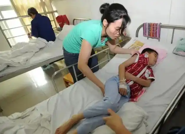 2018年殡仪馆收到一具男孩遗体,正要送往冷库,却发现他突然复活|医生