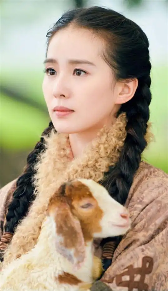 女星古装剧中麻花辫造型,热巴俏皮,刘亦菲很美,最后一个