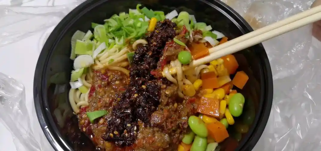 还不错的一家剁椒牛肉面,面条比较q