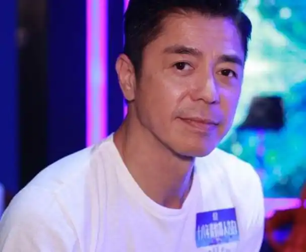 称从男一变配角曾灰心,不舍家庭暂拒北上捞金|tvb|演员|男一号_网易