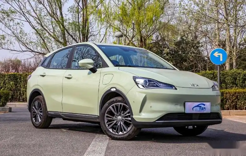 挑战电动车最大出行半径 试驾哪吒v 潮400 pro-爱卡汽车爱咖号