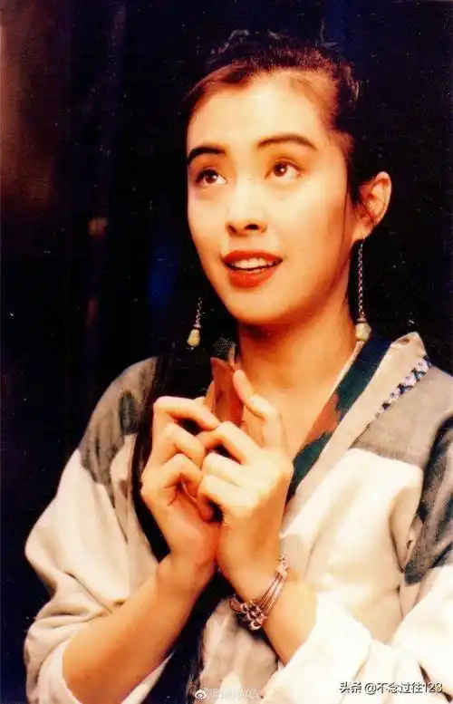 怀念那些水草丰美的女子-港风美人图