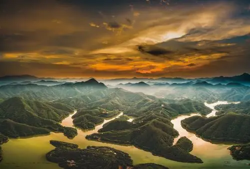 《夕照山川水》秦忠平 摄