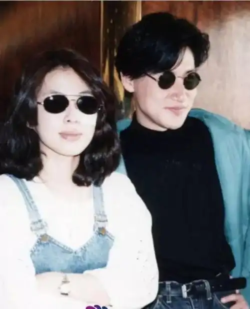 听歌神写给爱妻的情歌便知明星夫妻缘何21年情比金坚零绯闻了