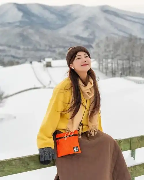 不够突出,而图5和图6,一个红色,一个黄色,无论是旅游照片,还是生活