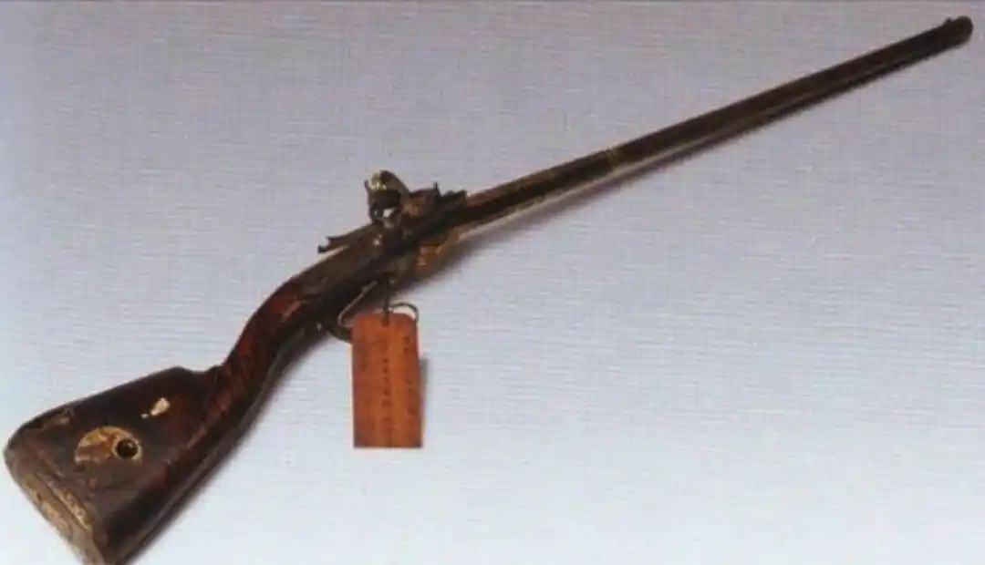 征三藩献"连珠铳";发明"威远将军炮"剿噶尔丹,却遭流放35年