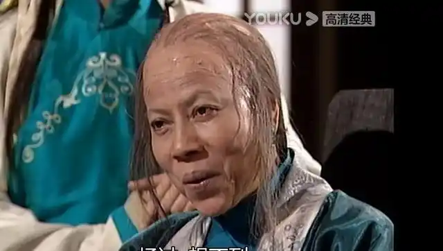 踏入娱乐圈,参演影视剧数百部,出演过"龙婆"在《阴阳路系列》,"裘千尺