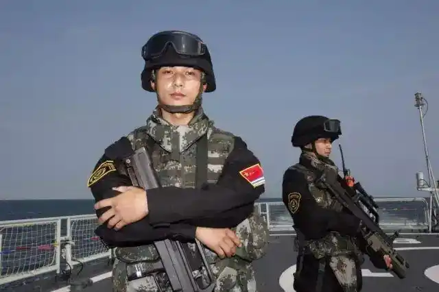 新春福利!高颜值兵哥哥军便装对比照大放送,速收藏