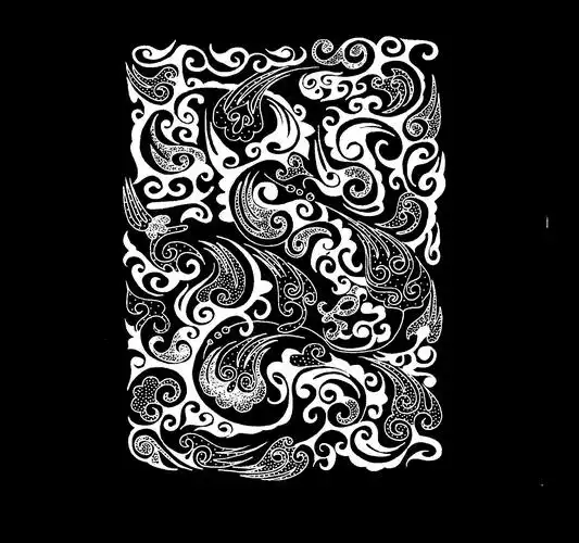 装饰的雷纹被春秋战国时期的卷云纹所代替,成为先秦云气纹了汉代云气