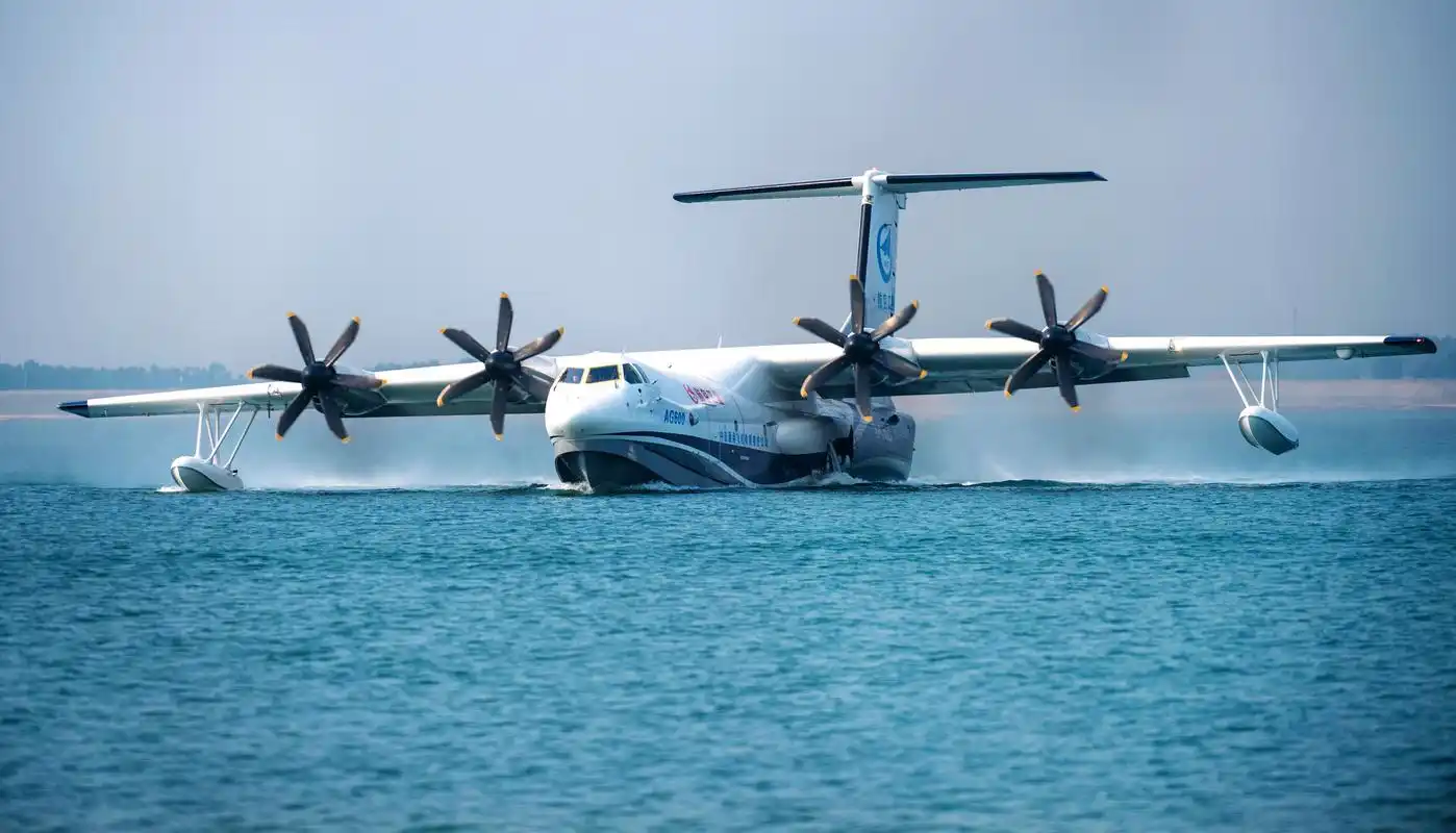 会"游"的飞机,会"飞"的船——国产大型水陆两栖飞机ag600水上首飞三大