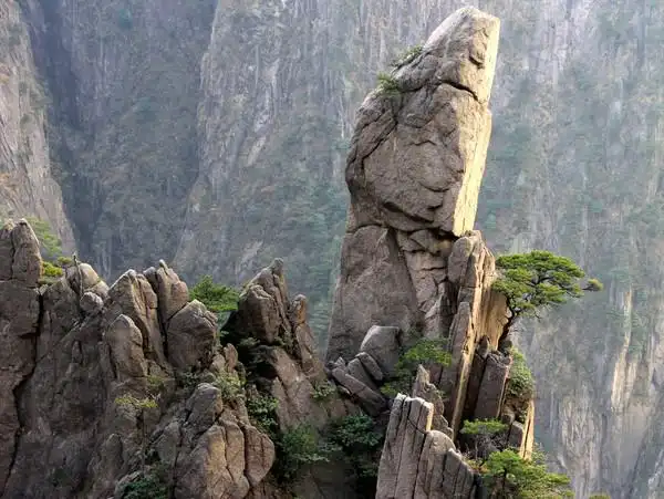 黄山奇石迎客松