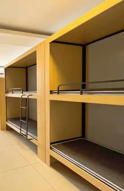 湖北荆门沙洋美术学校太空舱上下床爵邦家具