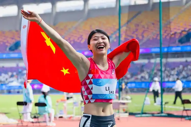 2金1银1个个人最好成绩 李露在亚残运会"诠释"生命张力 | 大公中原网