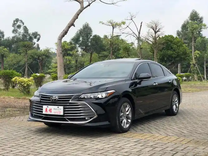 丰田亚洲龙2021款2.5l豪华版,2021年5月上牌,2.