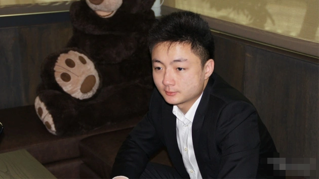 香港富四代钟培生晒自家豪宅,上下五层估值20亿,曾参加相亲节目