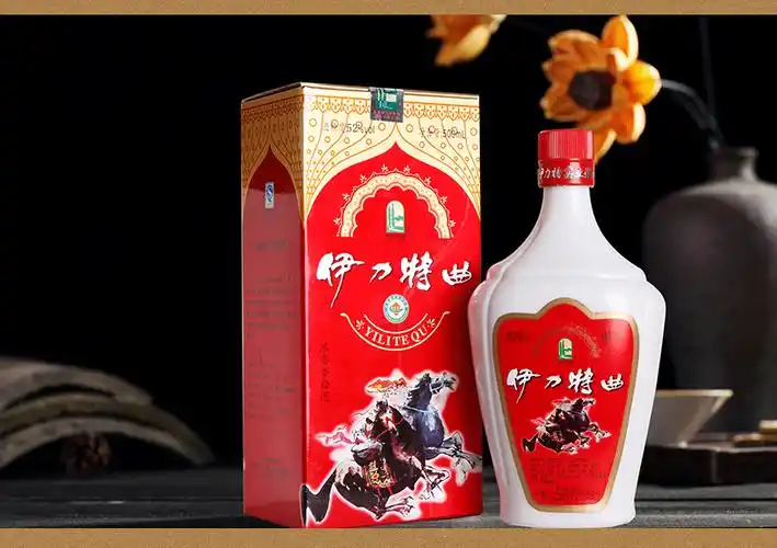 伊力特曲52度白酒500ml*6礼盒装浓香型 纯粮食酒宴请酒 新疆特产整箱