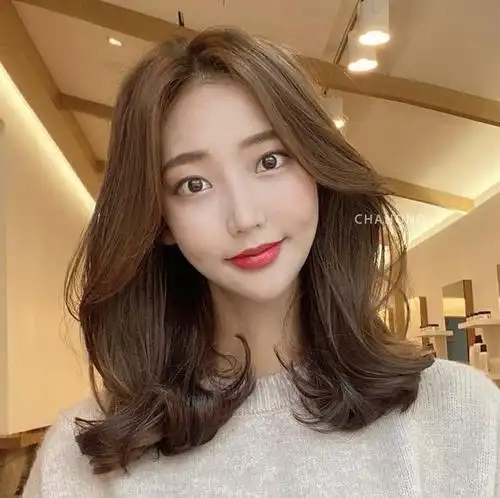 年底最火发型25款,无论长短都很美,适合大多数女性