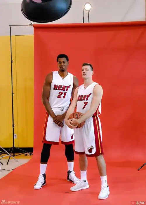 热火拍摄新赛季定妆照_高清图集_新浪网