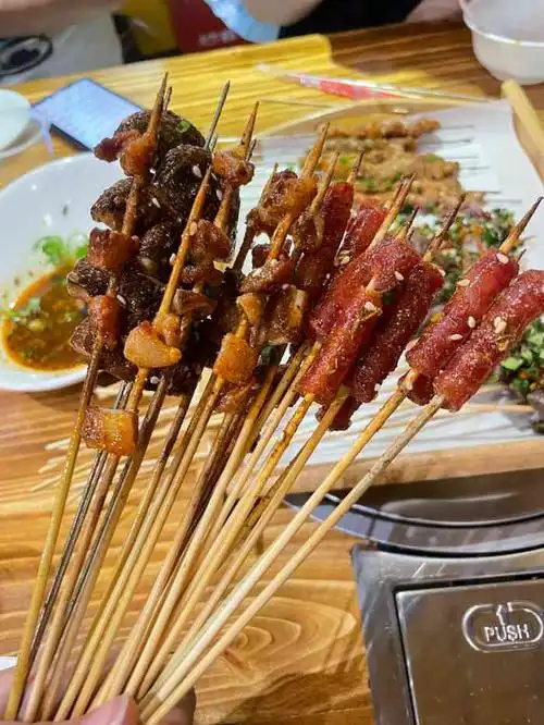 伍界烧烤·湘西小串·砂锅卤菜(白沙洲店)-"这家可以啊 以前没发现