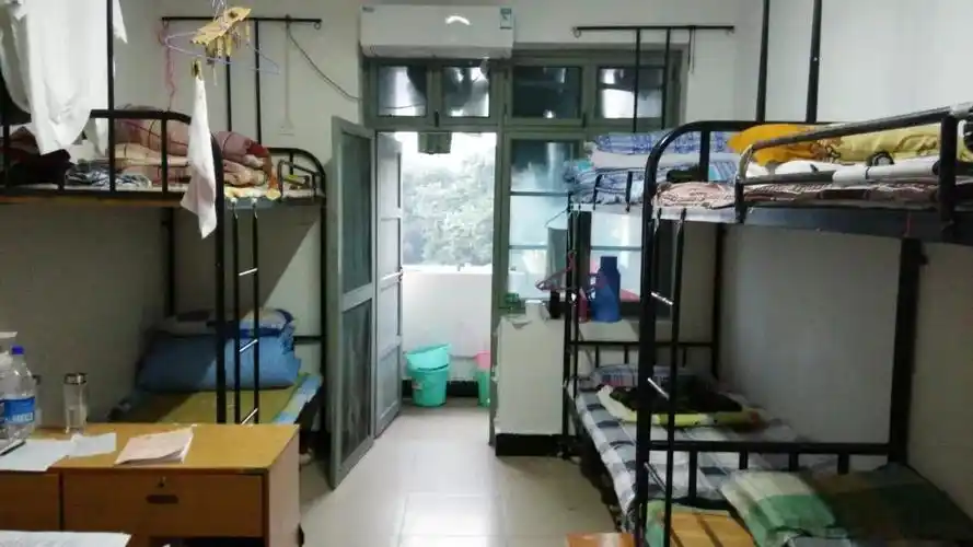 如何看待三峡大学四人间改六人间? - 知乎