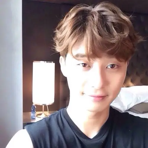 她很漂亮 池成俊 朴叙俊 自拍 /park seo jun