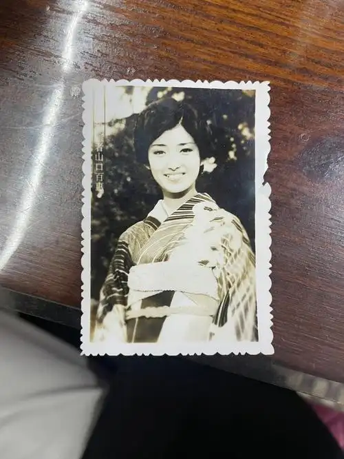 山口百惠美丽的黑白老照片