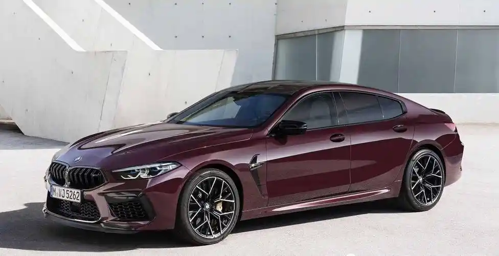 宝马m8四门版官图发布,外观有性能感并且运动,5座设计很实用_搜狐汽车