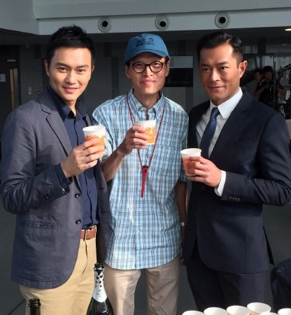 张智霖还晒出与古天乐的合影,两大帅哥同