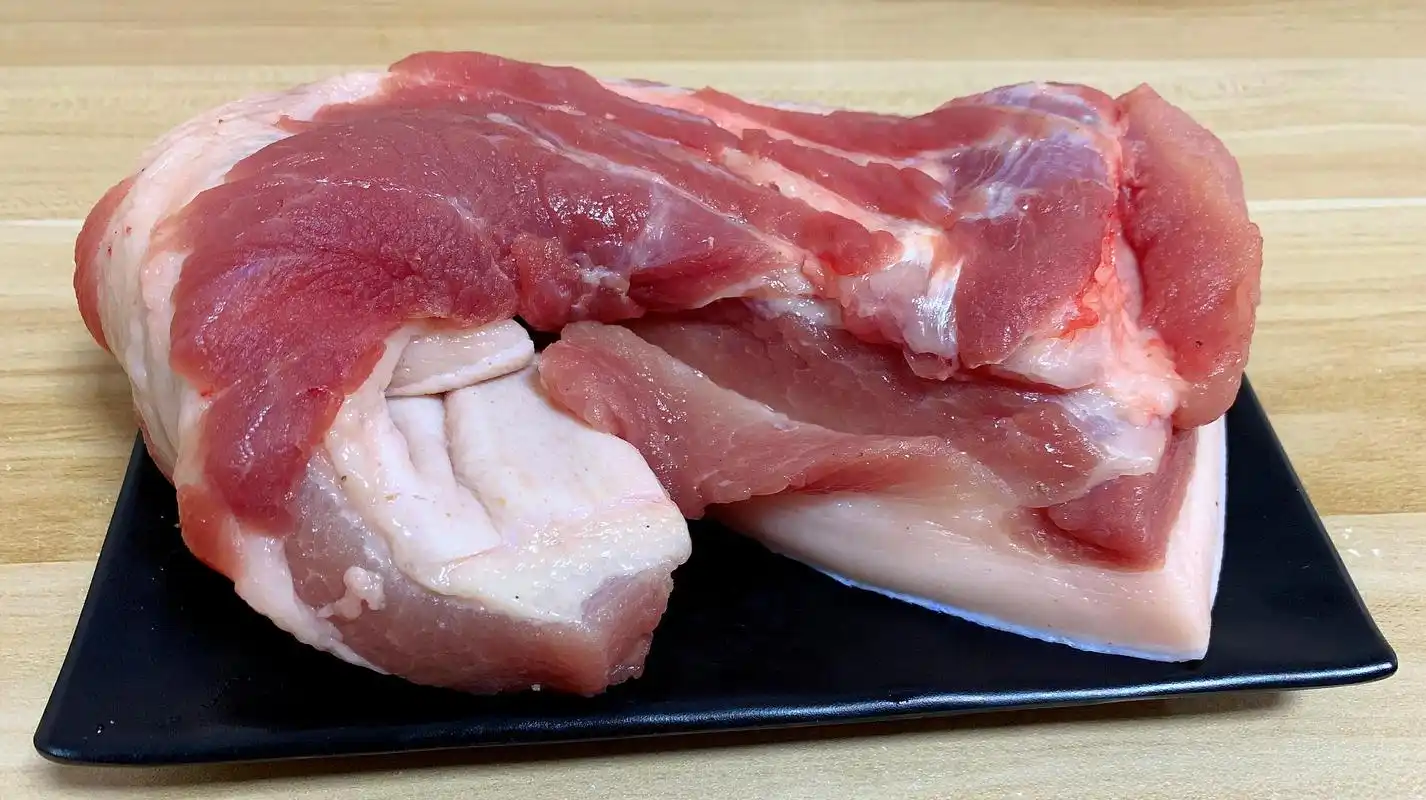 五花肉不要直接下锅炒,教你更好吃的做法,一次2斤不够吃,真香