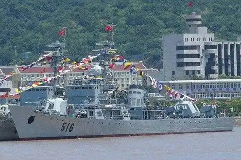 中国5艘舰船抵近仁爱礁 菲媒称1艘战舰夹裹其中 - lyl的日志 - 网易博