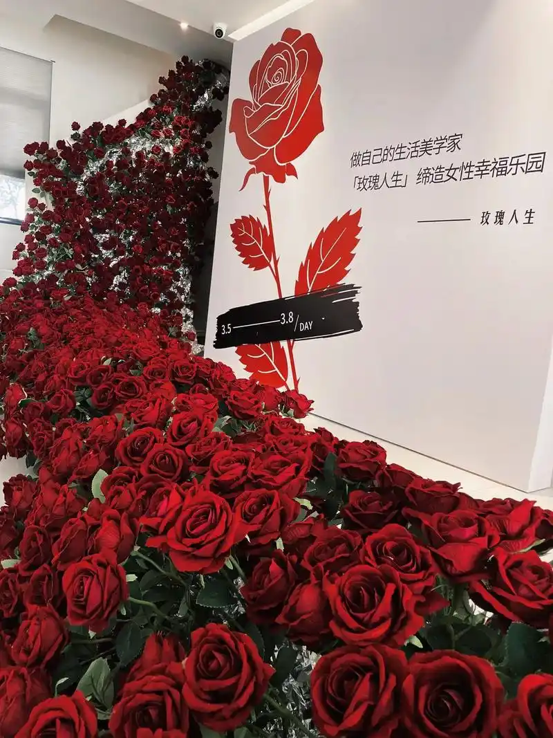 永康浪漫的玫瑰花瀑布.三月3.8女神节永康也开始浪漫了上千 - 抖音