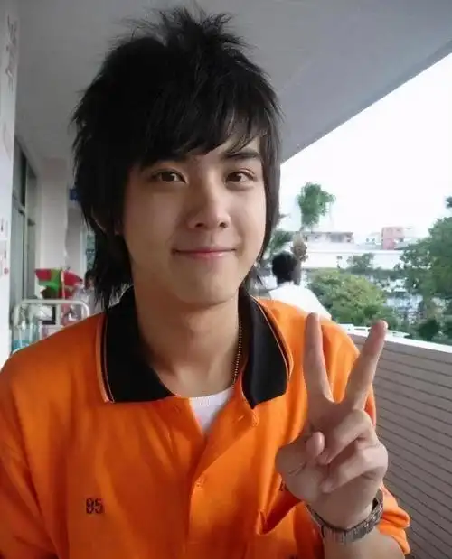 创4|蔡贵霖|男团_新浪新闻