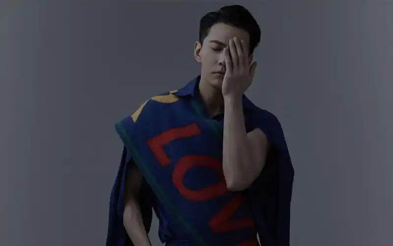 徐正溪成熟魅力写真桌面壁纸