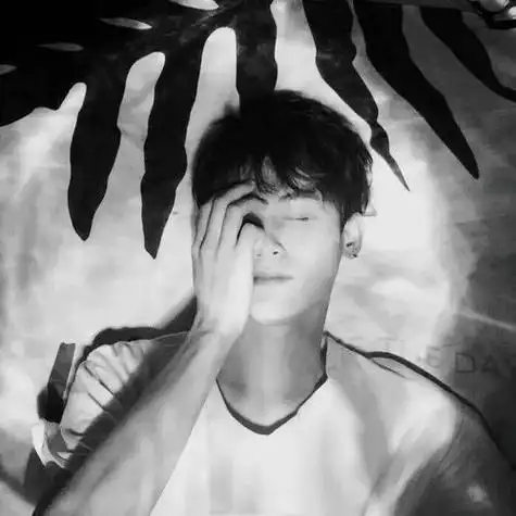 真人霸气男女情侣头像黑白点 霸气头像图片大全 -【爱个性】