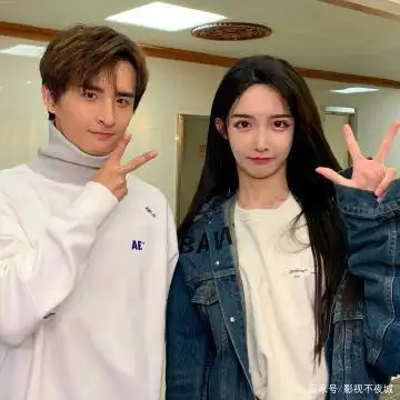 艾比晒与张远合照,两人的"身高差"却成亮点,这是认真的吗