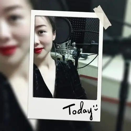 p data-id="go15y5m7n1">张喆,女性配音演员.