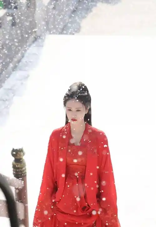 《周生如故》大结局时宜跳楼殉情,盘点那些惊艳众人的红衣女子_造型