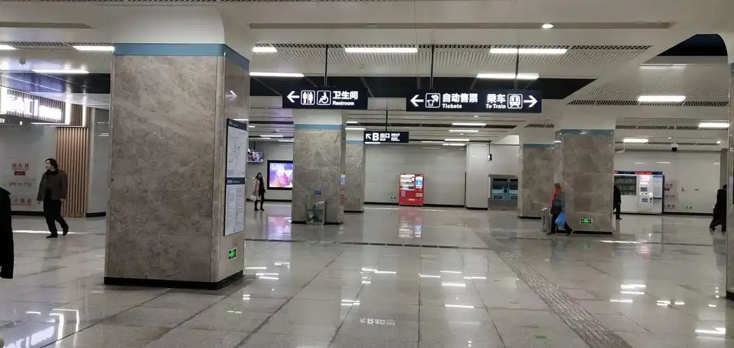 是武汉市第三条穿越长江的地铁线路,也是武汉市第一条通过bt模式建设