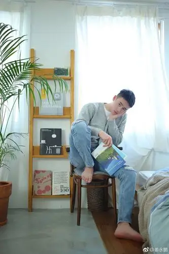 mxah: 俊: -琥珀钏