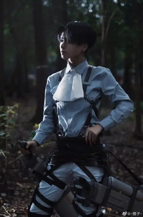 cos正片#进击的巨人-利威尔摄影:晓菲后勤:夏夏 包包感谢大家!