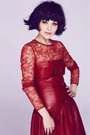 54岁王琳越老越有料透视纱裙撩人不自知不愧奶奶辈代表