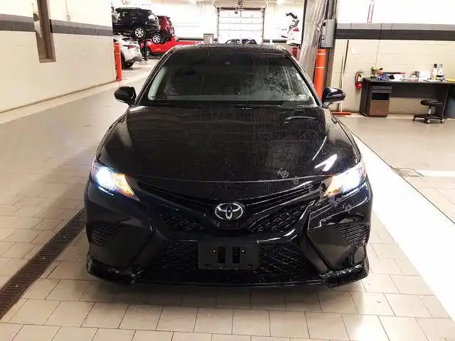 "黑武士"凯美瑞实拍!运动属性爆表,加速7秒,造型犀利不逊m3